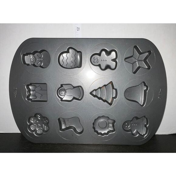Wilton Christmas Mold baking pan - Picture 3 of 6